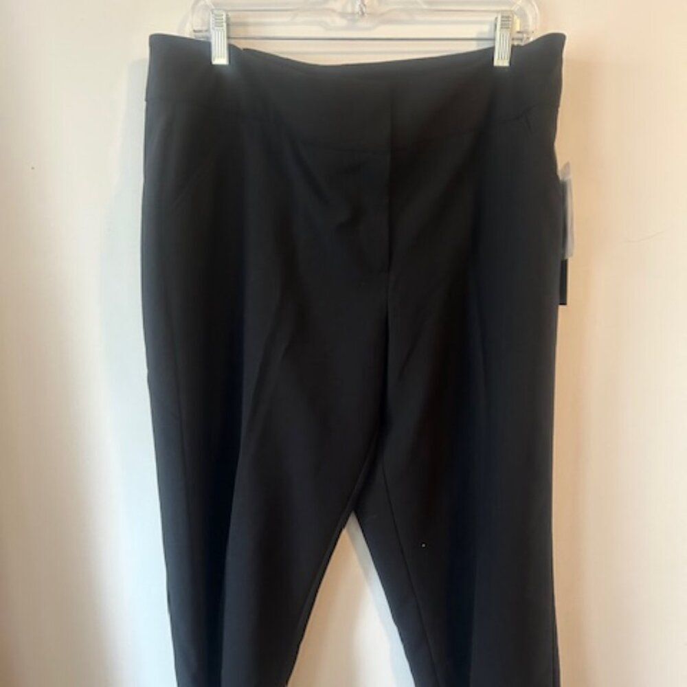 Nicole Miller Black Essential Easy Care capri, size 16